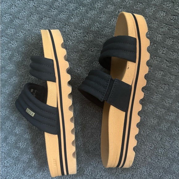 Reef Women's 2-Bar Black Slide Sandals - Picture 6 of 8